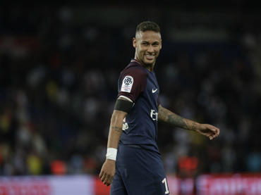 Neymar reclama pago de prima al Barcelona
