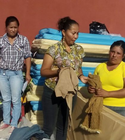 Llevan apoyos a damnificados por recientes lluvias en El Estribo