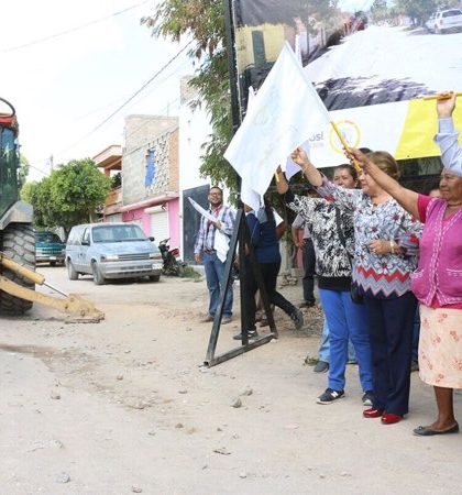 Gallardo da el banderazo a pavimentación en Bellas Lomas