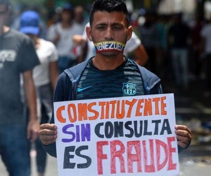 Empresa que realizó conteo de votos en Venezuela denuncia manipulación