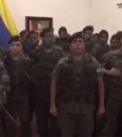 Grupo militar se subleva contra la ‘tiranía asesina’ de Maduro