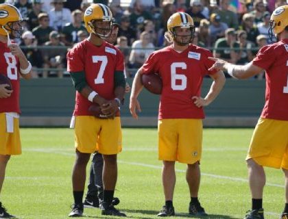 Aaron Rodgers pone el ejemplo a los pasadores de los Packers