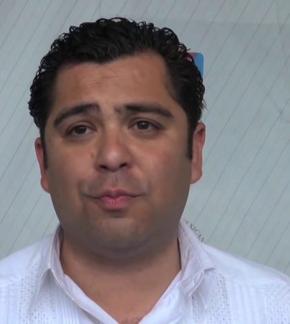 Enrique Flores recula; no regresa al Congreso del Estado