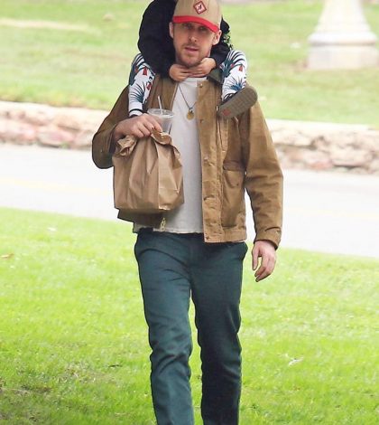 Ryan Gosling reaparece con su hija Esmeralda