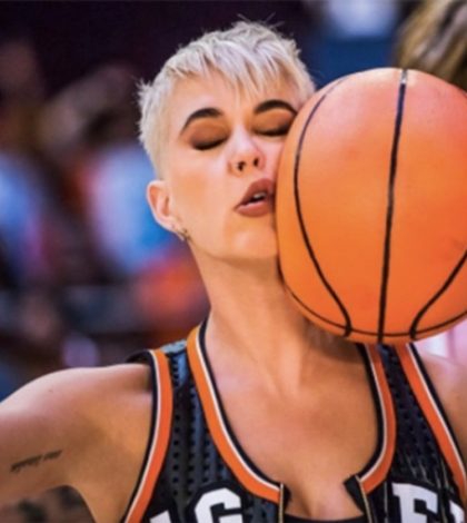 Katy Perry se vuelve estrella de la NBA en el video de ‘Swish Swish’