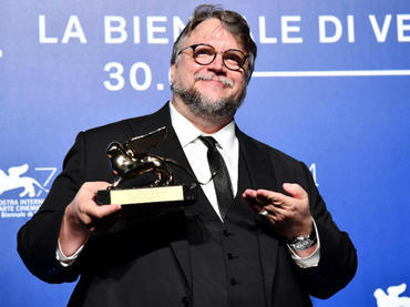 Guillermo del Toro gana el León de Oro