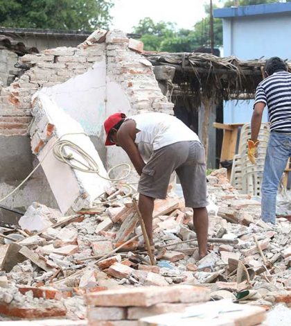Oaxaca define acciones para atender daños en 12 mil casas tras sismo