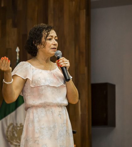 Ma. Elena Pérez sustentó la conferencia «Empresas con Valores»
