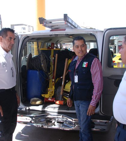 Brigada potosina participa en rescate de víctimas en la Ciudad de México.