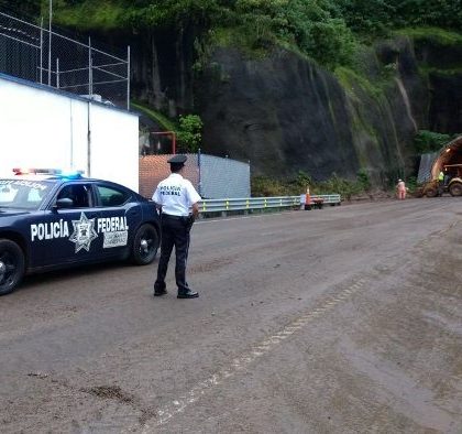 Reportan derrumbe en autopista Tulancingo-Tihuatlán: PF