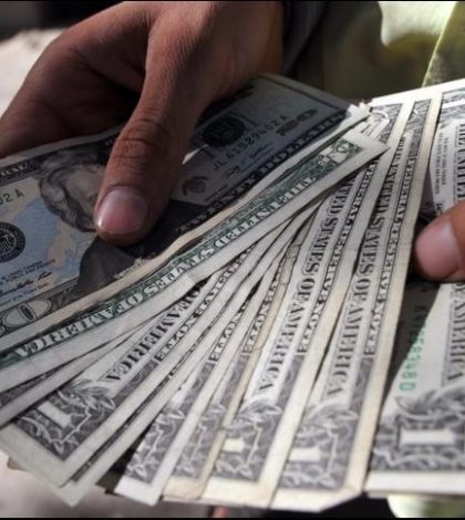 Dólar cede terreno, se vende en 18.51 pesos en bancos capitalinos: Banco Base