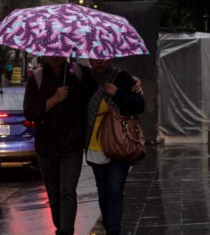 ‘Max’ y ‘Norma’ mantienen con lluvia la mayor parte de México: SMN