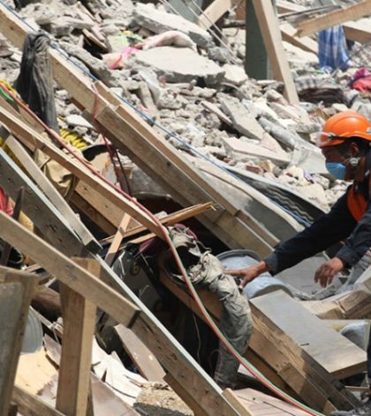 Sube a 355 número de fallecidos por sismo