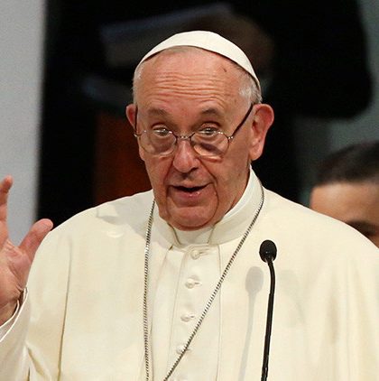 Conservadores acusan al Papa Francisco de propagar herejías