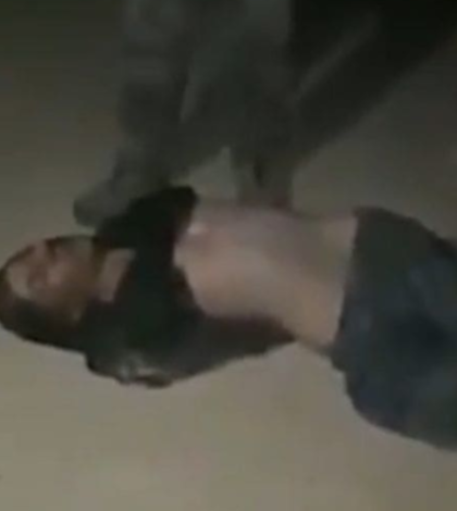 La perturbadora decapitación de un terrorista por soldados sirios
