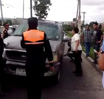 Mujer atropella a migrante y a menor de cinco años en Ecatepec