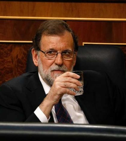 Rajoy tilda de ‘estafa a la democracia’ el referéndum de Cataluña