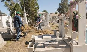Ayuntamiento inicia limpieza de cementerios para el Día de Muertos