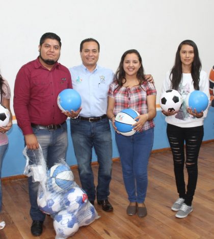 Continua el apoyo al deporte con entrega de lote  de balones al tecnologico superior de rioverde