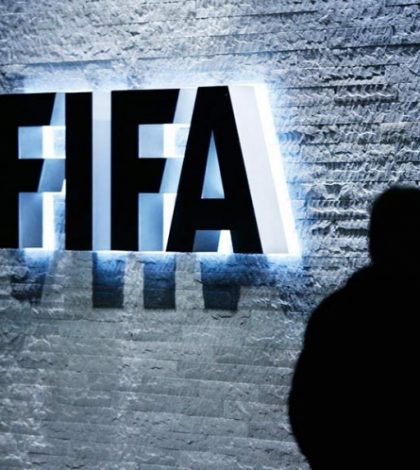 Dan 15 meses de prisión a exasesor tras escándalo de corrupción en FIFA