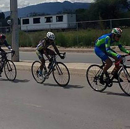 Checos Team y hermanos carrera domina el domingo de ciclismo en SGS