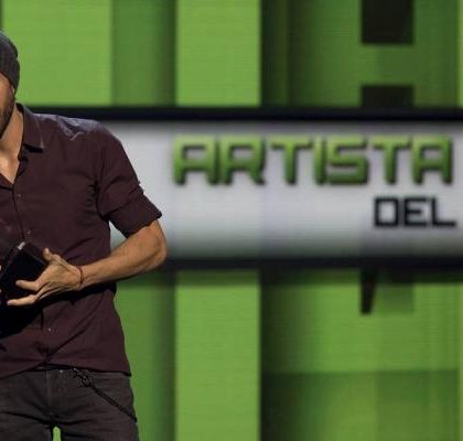 Enrique Iglesias, artista del año en los Latin AMAs
