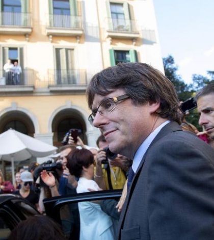 Puigdemont llama a resistir la intervención del Gobierno español