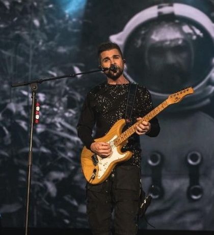 Juanes recuerda a Juan Gabriel en su concierto