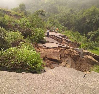 Lluvias y sismos incomunican poblados en Chiapas