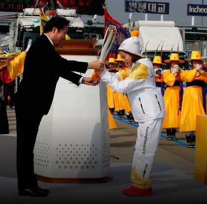 Antorcha olímpica llega a Surcorea a 100 días de los Juegos Olímpicos