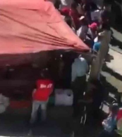 Mueren tres personas durante balacera en tianguis de Ecatepec