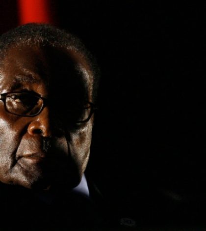 Dan a Robert Mugabe inmunidad y protección
