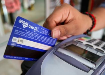 Alerta por fraudes en cheques y tarjetas bancarias: condusef