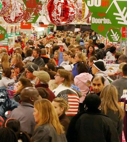 Crece afluencia de visitantes a centros comerciales