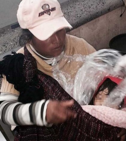 Con bolsas y cobijas madre cubre a su hijo muerto en la TAPO en la CDMX