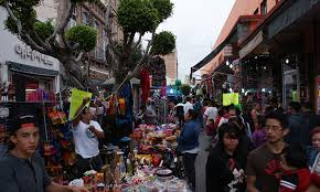 Cede el Ayuntamiento; permite la venta de locatarios del Hidalgo en la calle