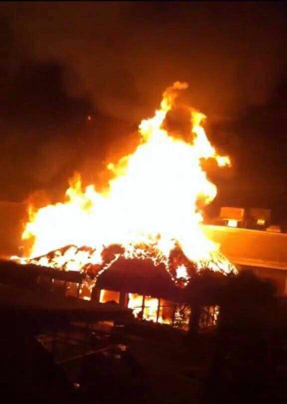 Incendio consume el restaurante la Cabaña de Pecos (VIDEO) – El Heraldo de  San Luis Potosi