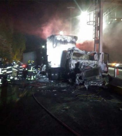 #Video: Cierran autopista México-Cuernavaca por choque e incendio