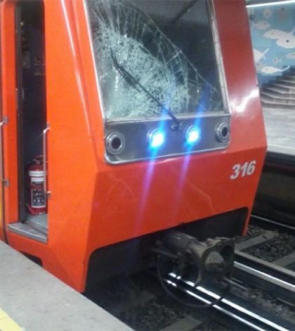 Sujeto se arroja al paso del Metro en la estación La Viga
