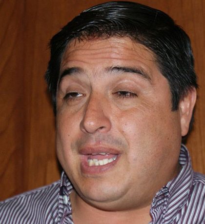 Recula Romero Calzada; retira solicitud de licencia como diputado