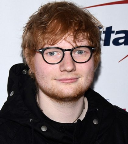 Ed Sheeran anuncia  su compromiso en Instagram