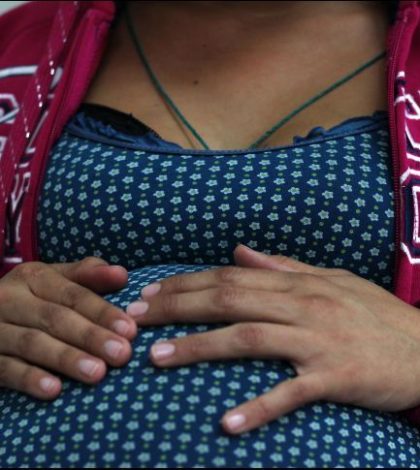 Adolescentes usan embarazo para huir de la violencia intrafamiliar