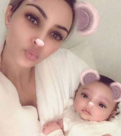 Kim Kardashian ‘muestra’ en Snapchat a su hija Chicago