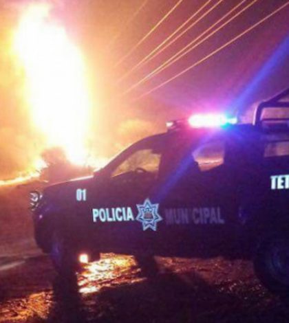 Incendio en toma clandestina provoca quemaduras a tres bomberos en Hidalgo