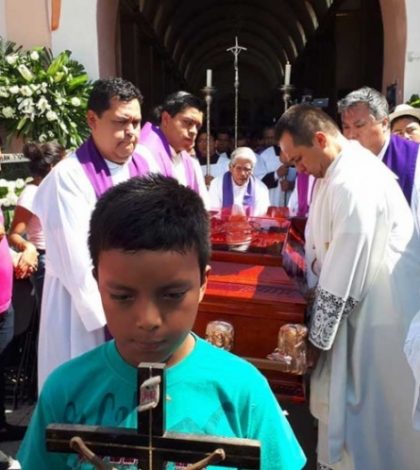 Obispo vuelve a rechazar versión oficial en asesinato de sacerdotes