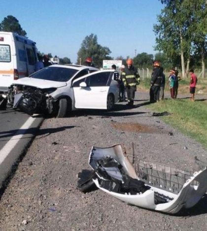 Choque de autos; cuatro personas heridas