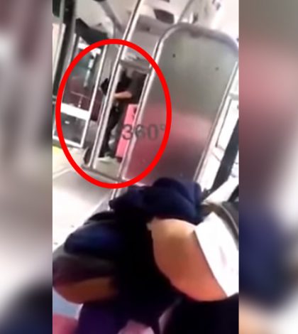 #Video: Pasajeros detienen y golpean a presunto ladrón en Metrobús