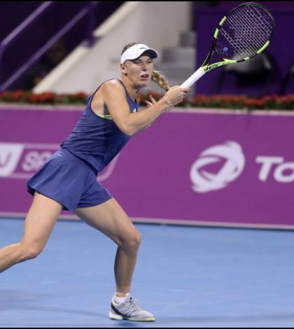 Wozniacki y Halep avanzan a octavos en torneo de Doha