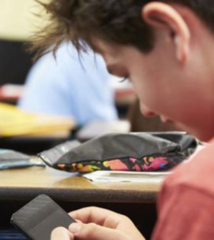 Aprueban Congreso restringir uso de celulares en escuelas potosinas