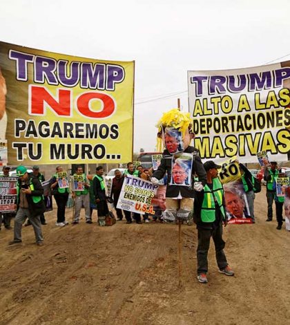 Tijuanenses se mofan del muro de Trump